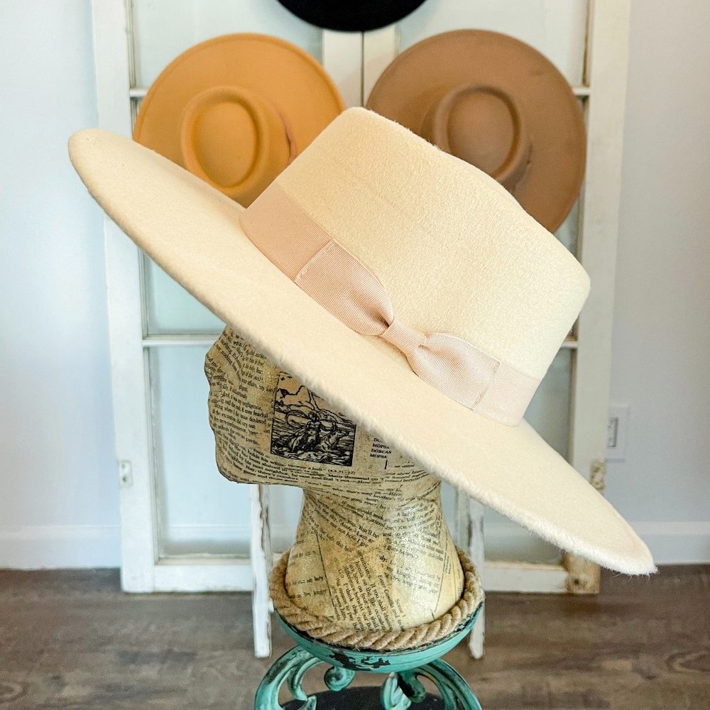 CREAM Felt Boater Hat